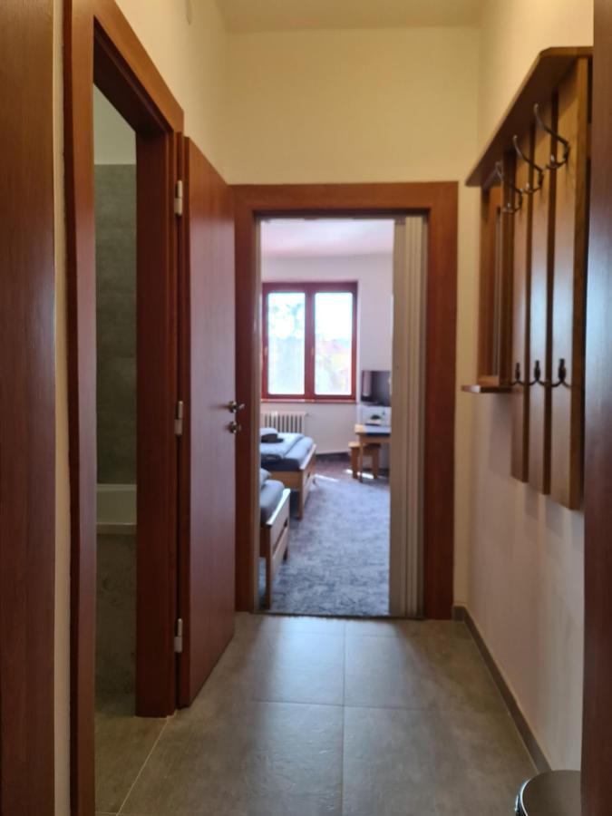 Hotel Koruna Rožnov pod Radhoštěm Esterno foto