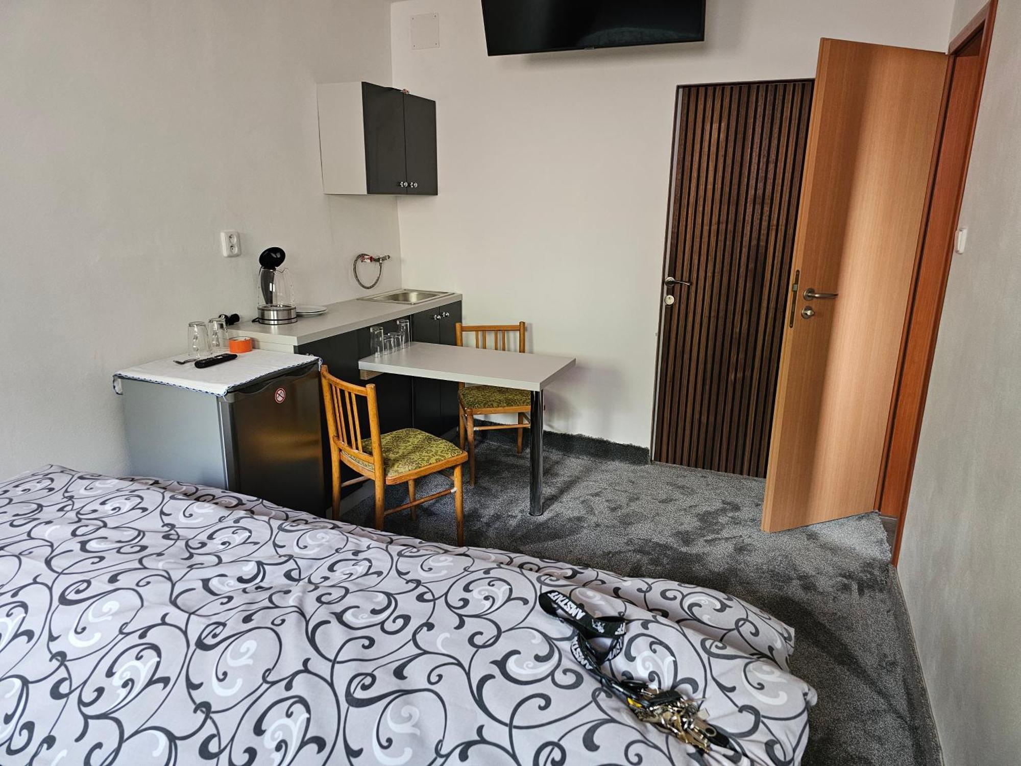 Hotel Koruna Rožnov pod Radhoštěm Esterno foto