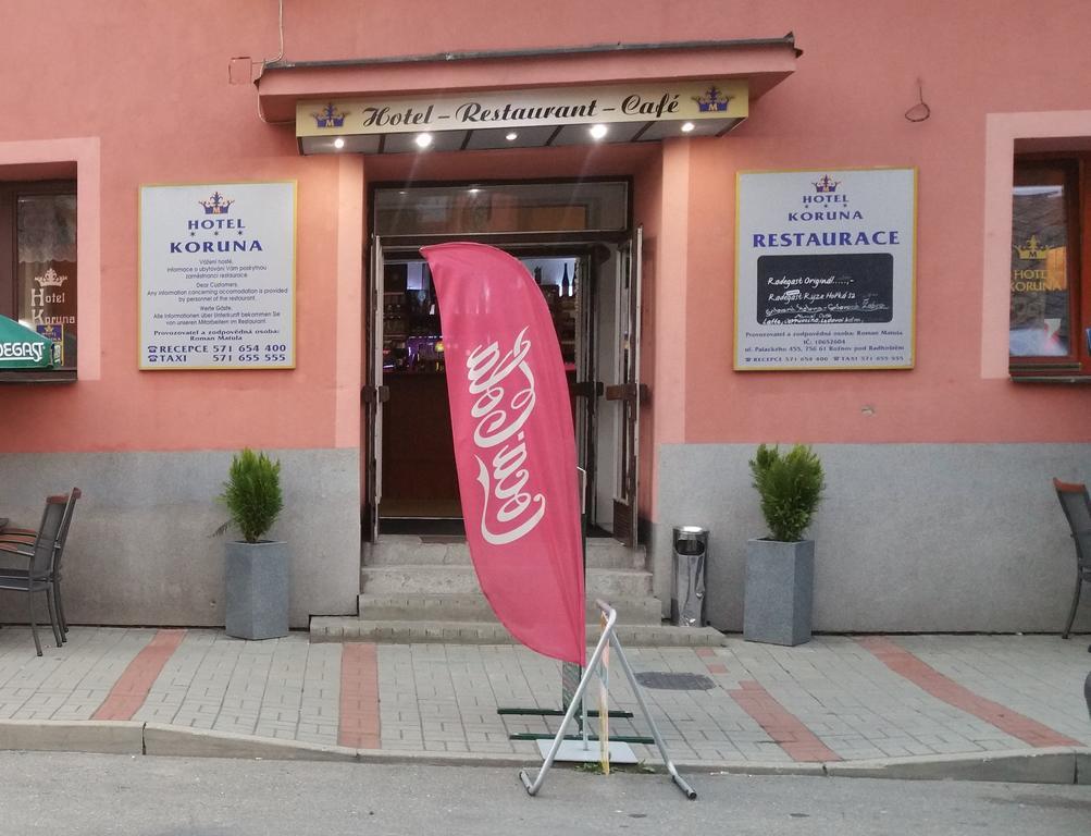 Hotel Koruna Rožnov pod Radhoštěm Esterno foto