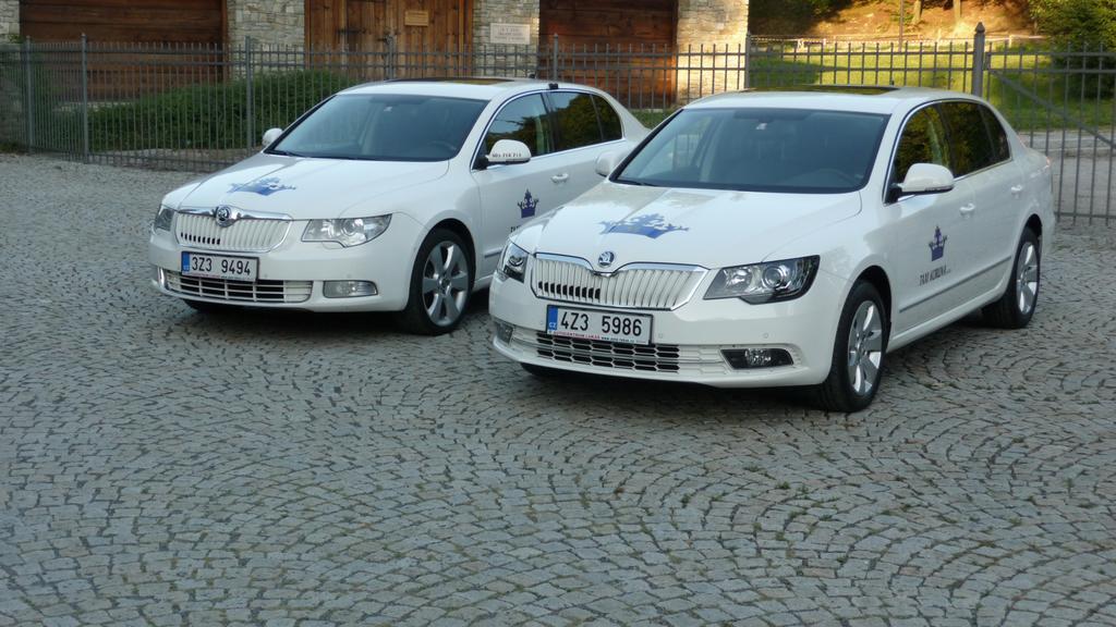 Hotel Koruna Rožnov pod Radhoštěm Esterno foto