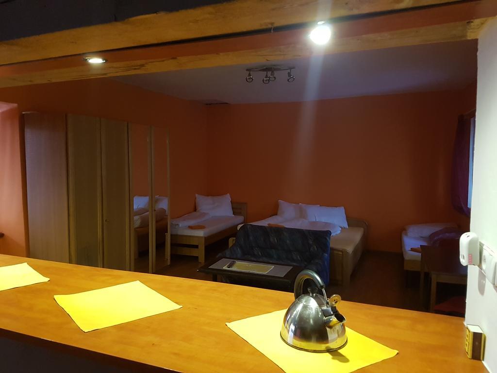 Hotel Koruna Rožnov pod Radhoštěm Esterno foto