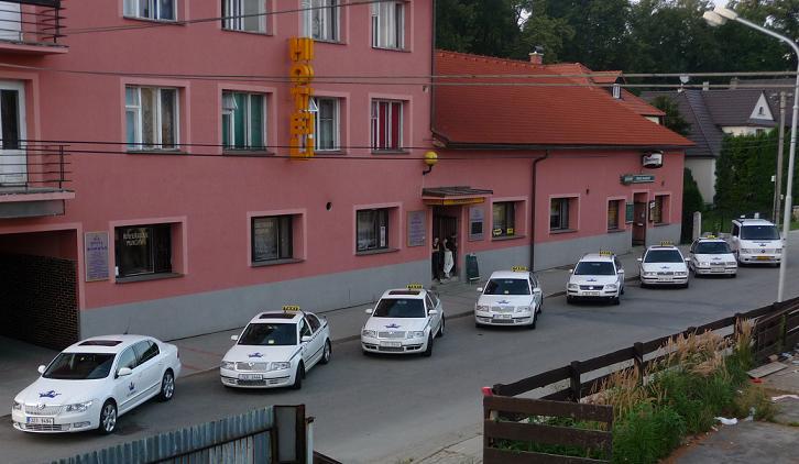 Hotel Koruna Rožnov pod Radhoštěm Esterno foto