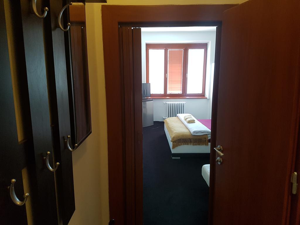 Hotel Koruna Rožnov pod Radhoštěm Esterno foto