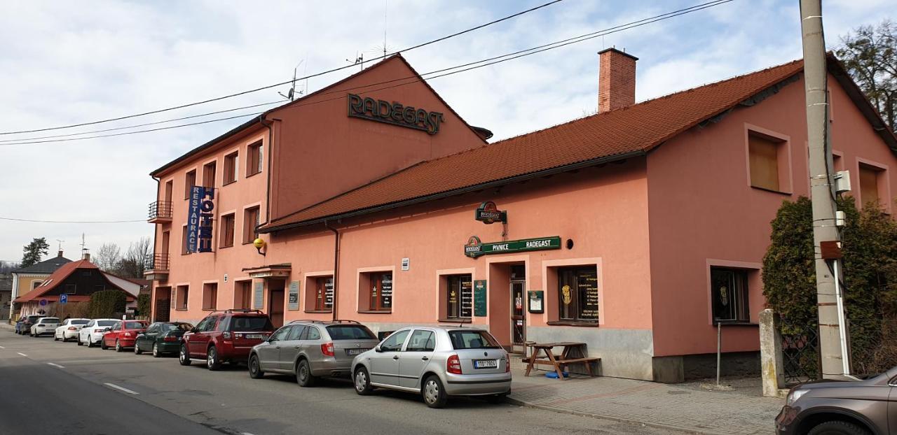 Hotel Koruna Rožnov pod Radhoštěm Esterno foto